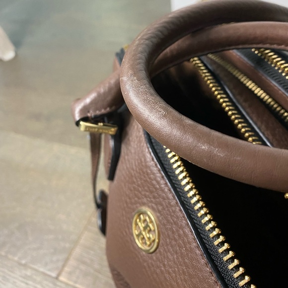 Tory Burch Robinson pebbled leather 3 zip satchel - Picture 6 of 8